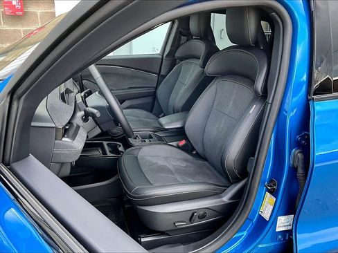 Certified 2025 Ford Mustang Mach-E GT image 7