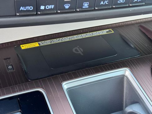 Used 2022 Toyota Sienna XLE w/ XLE Plus Package image 19