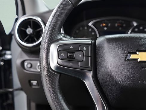 Used 2025 Chevrolet Blazer LT image 11