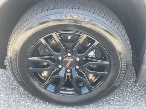 Used 2024 GMC Sierra 1500 Elevation image 12