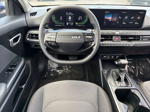 Used 2025 Kia K4 FWD image 21