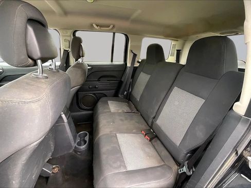 Used 2010 Jeep Patriot Sport w/ Tire & Wheel Group AWD/4WD image 26