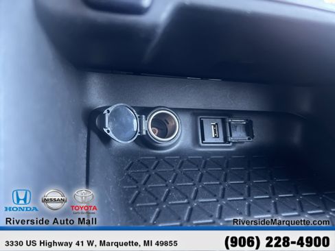 Used 2022 Toyota RAV4 LE image 18