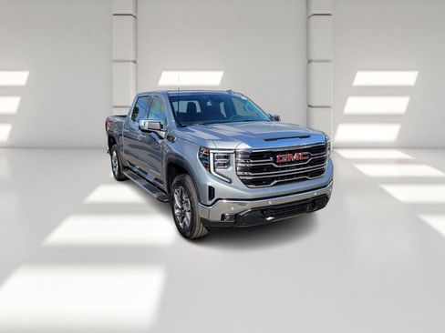 New 2026 GMC Sierra 1500 SLT image 3