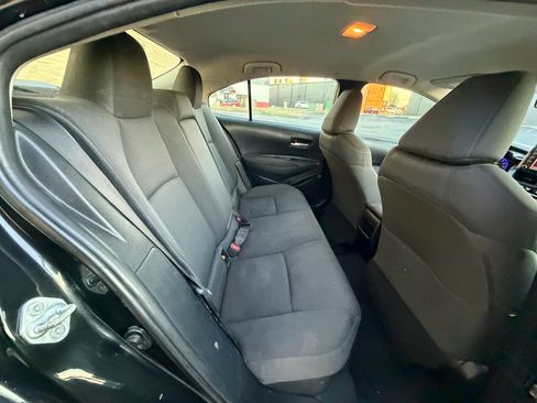 Used 2021 Toyota Corolla LE image 12