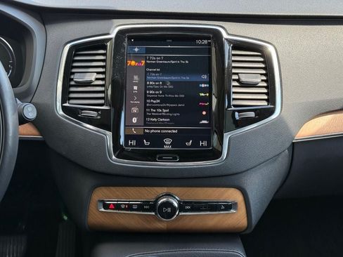 Used 2022 Volvo XC90 T8 Inscription Expression w/ Advanced Package AWD/4WD image 12
