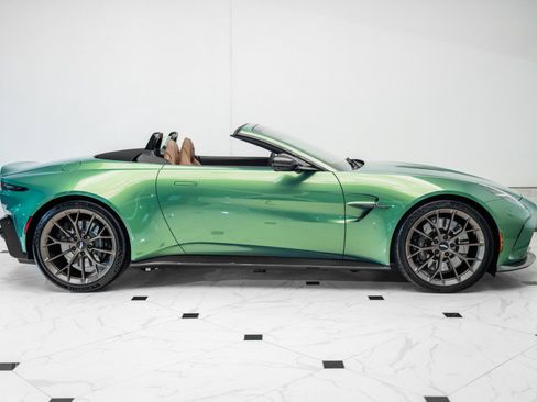 New 2026 Aston Martin V8 Vantage Roadster image 42