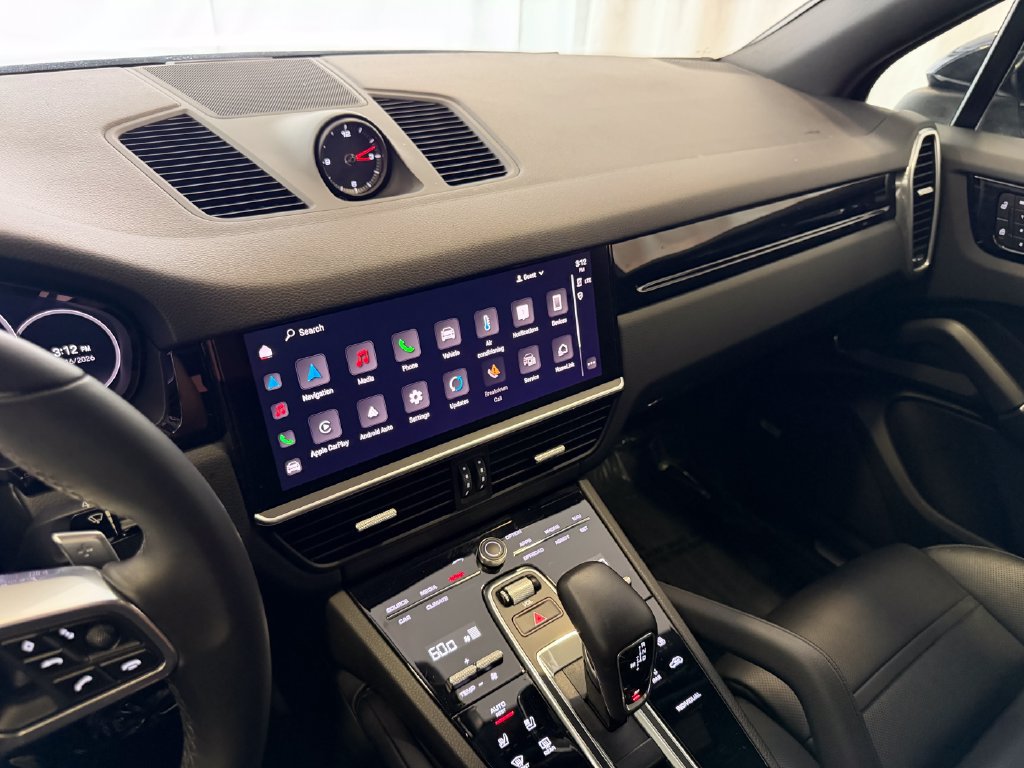 Certified 2022 Porsche Cayenne AWD/4WD image 18