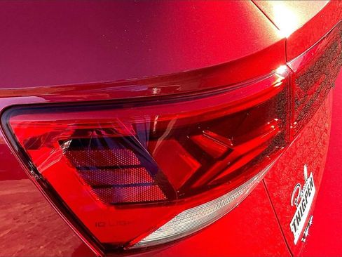 Used 2023 Volkswagen Taos SE w/ Panoramic Sunroof Package image 23