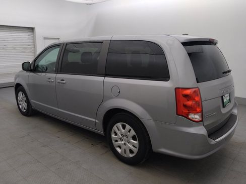Used 2018 Dodge Grand Caravan SE w/ UConnect Hands-Free Group FWD image 3