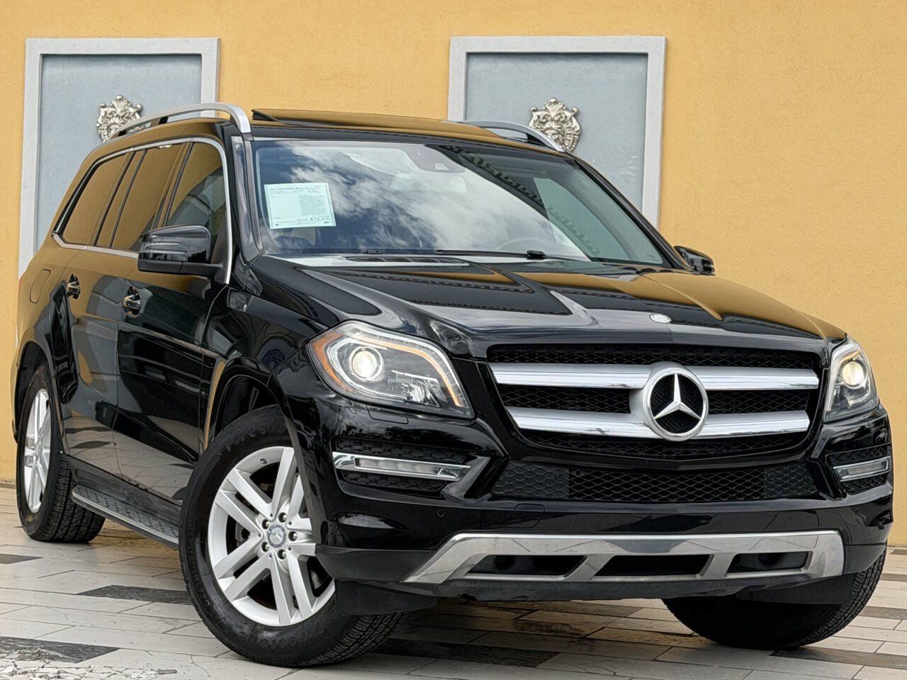 Used 2013 Mercedes-Benz GL 320 BlueTEC 4MATIC image 1