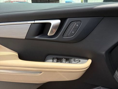 Used 2026 Buick Enclave Preferred FWD image 4