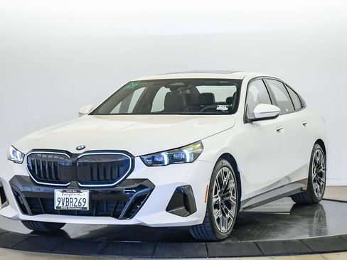 Used 2026 BMW 530i w/ M Sport Package RWD image 1