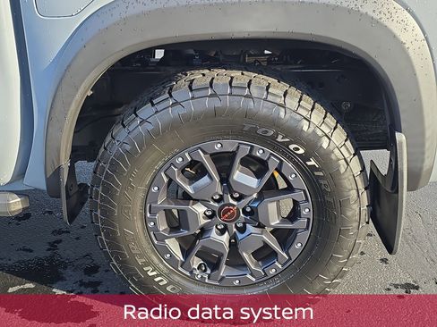 Used 2022 Nissan Frontier PRO-4X w/ Pro-4X Premium Package image 11