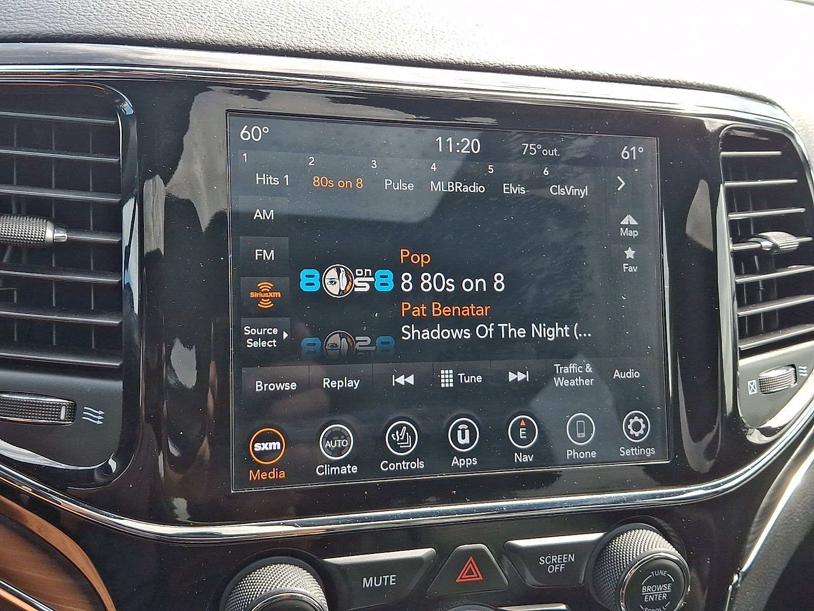Used 2020 Jeep Grand Cherokee Limited AWD/4WD image 18