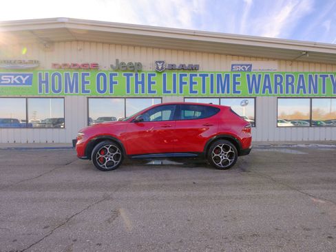 Used 2024 Alfa Romeo Tonale Veloce image 3