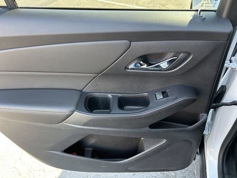 Used 2019 Chevrolet Traverse LT image 35