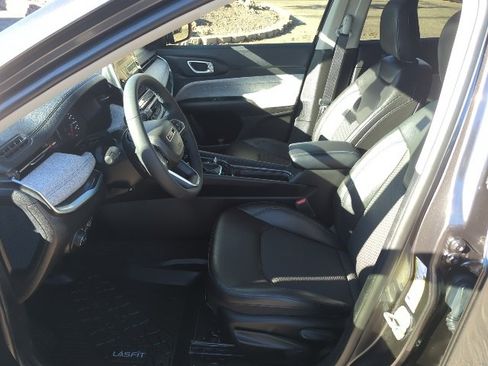 Certified 2022 Jeep Compass Latitude image 16