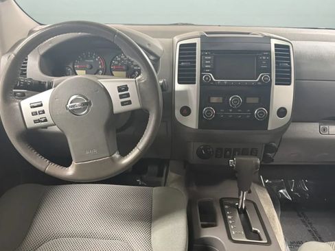 Used 2016 Nissan Frontier SV w/ SV Value Truck Package AWD/4WD image 10