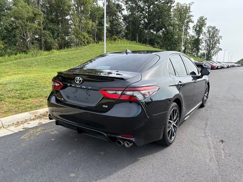Used 2023 Toyota Camry SE FWD image 9