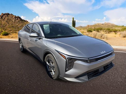 Certified 2025 Kia K4 FWD image 1