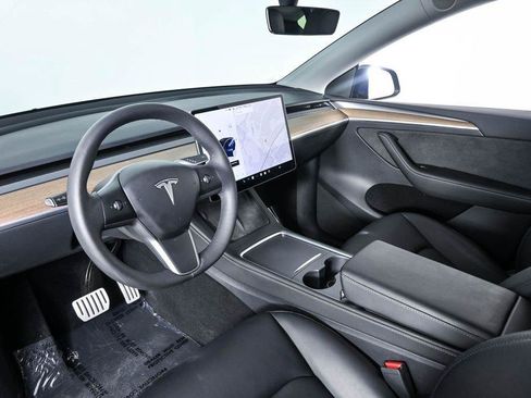 Used 2023 Tesla Model Y Performance AWD/4WD image 5
