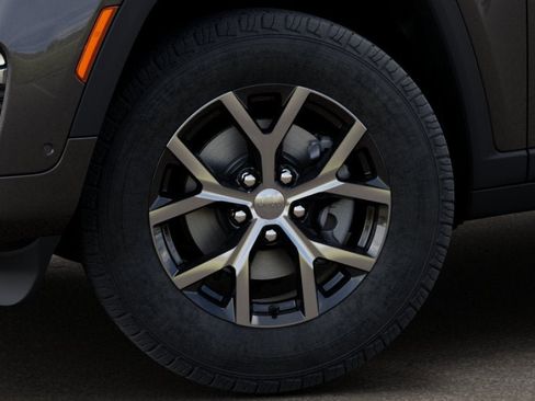 New 2025 Jeep Grand Cherokee Limited w/ Luxury Tech Group II RWD image 24