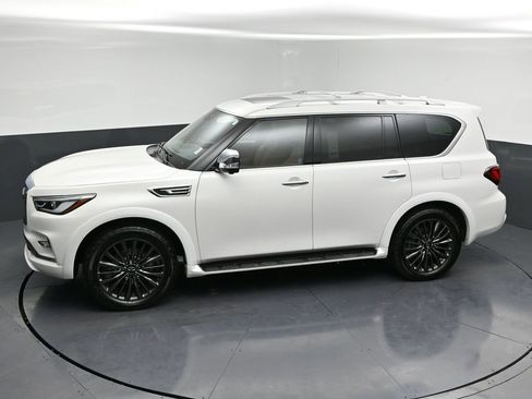 Used 2023 INFINITI QX80 Sensory w/ All-Season Package image 31