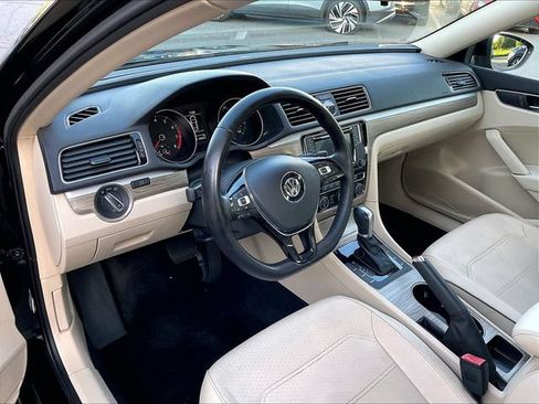 Used 2016 Volkswagen Passat 1.8T SE FWD image 5
