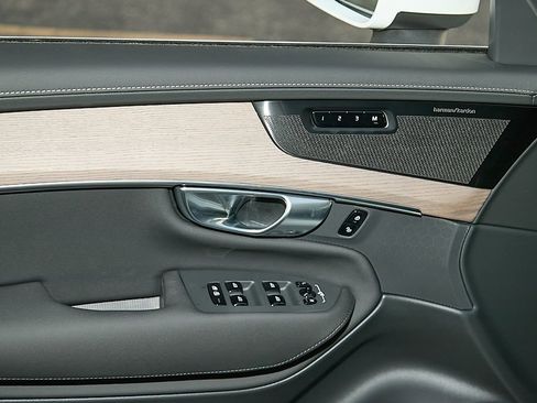 New 2026 Volvo XC90 B6 Plus w/ Protection Package image 11