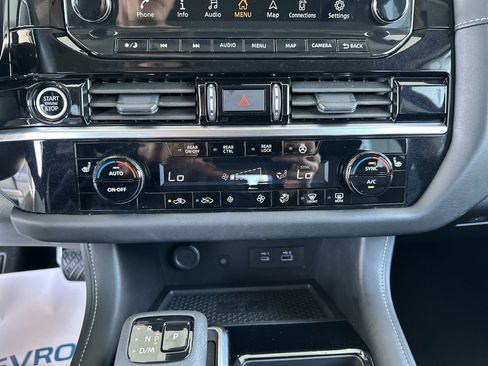 Used 2023 Nissan Pathfinder SL AWD/4WD image 34