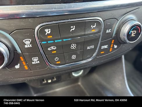 Used 2021 Chevrolet Traverse LT image 33