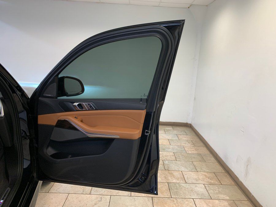 Used 2023 BMW X5 xDrive40i w/ M Sport Package AWD/4WD image 68