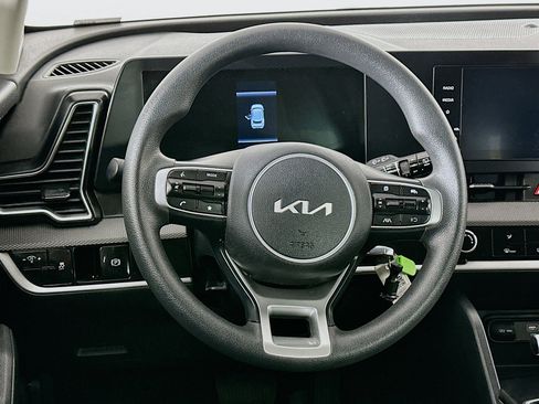 Used 2025 Kia Sportage LX image 17