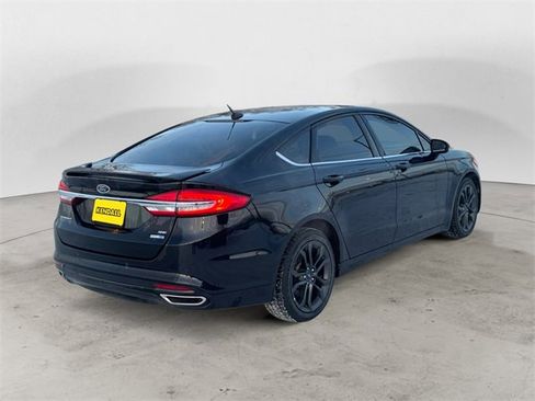 Used 2018 Ford Fusion SE w/ Equipment Group 201A image 5