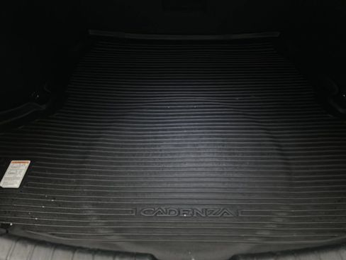 Used 2017 Kia Cadenza Premium FWD image 20