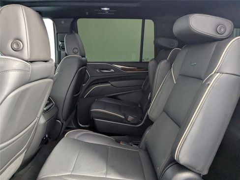 Used 2023 Cadillac Escalade ESV Premium Luxury image 33