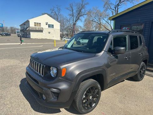 Used 2020 Jeep Renegade Latitude w/ Cold Weather Group image 3
