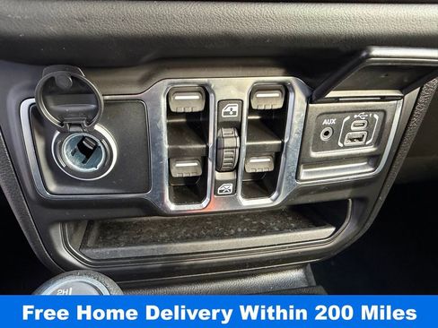 Used 2025 Jeep Wrangler Unlimited Sahara w/ Safety Group image 19