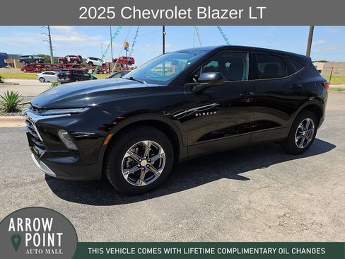 Used 2025 Chevrolet Blazer LT FWD image 5
