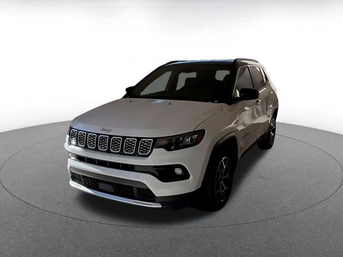 Used 2025 Jeep Compass Limited image 7