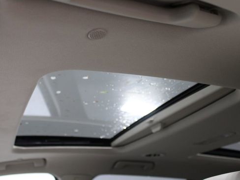 Used 2020 Buick Enclave Premium w/ Sun and Sites Package image 38