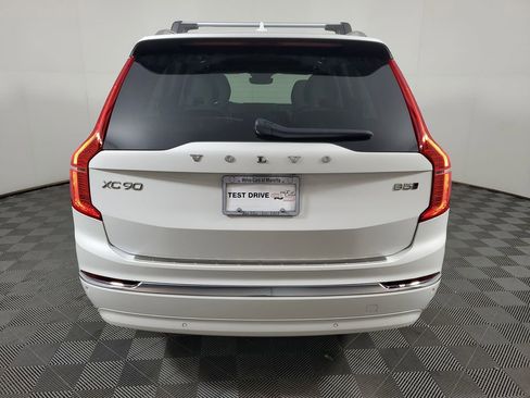 Certified 2024 Volvo XC90 B5 Plus w/ Protection Package Premier image 7