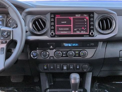 Certified 2023 Toyota Tacoma TRD Off-Road w/ Technology Package AWD/4WD image 18