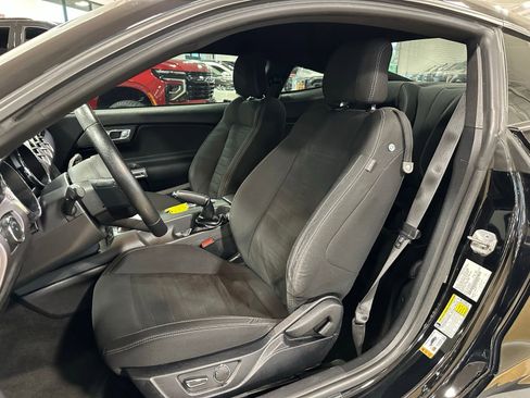 Used 2017 Ford Mustang GT RWD image 12