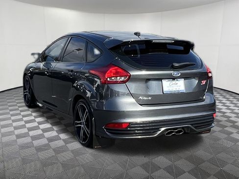 Used 2017 Ford Focus ST FWD image 4