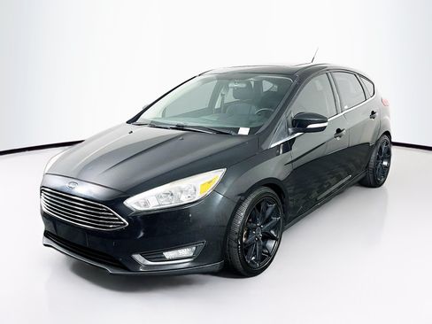 Used 2015 Ford Focus Titanium FWD image 3