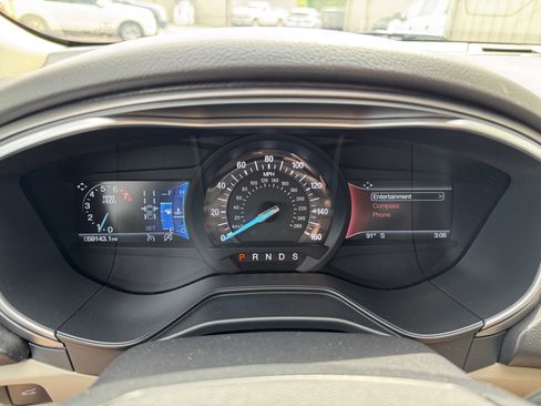 Used 2019 Ford Fusion SE FWD image 11