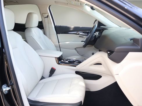 Used 2021 Buick Envision Essence FWD image 17