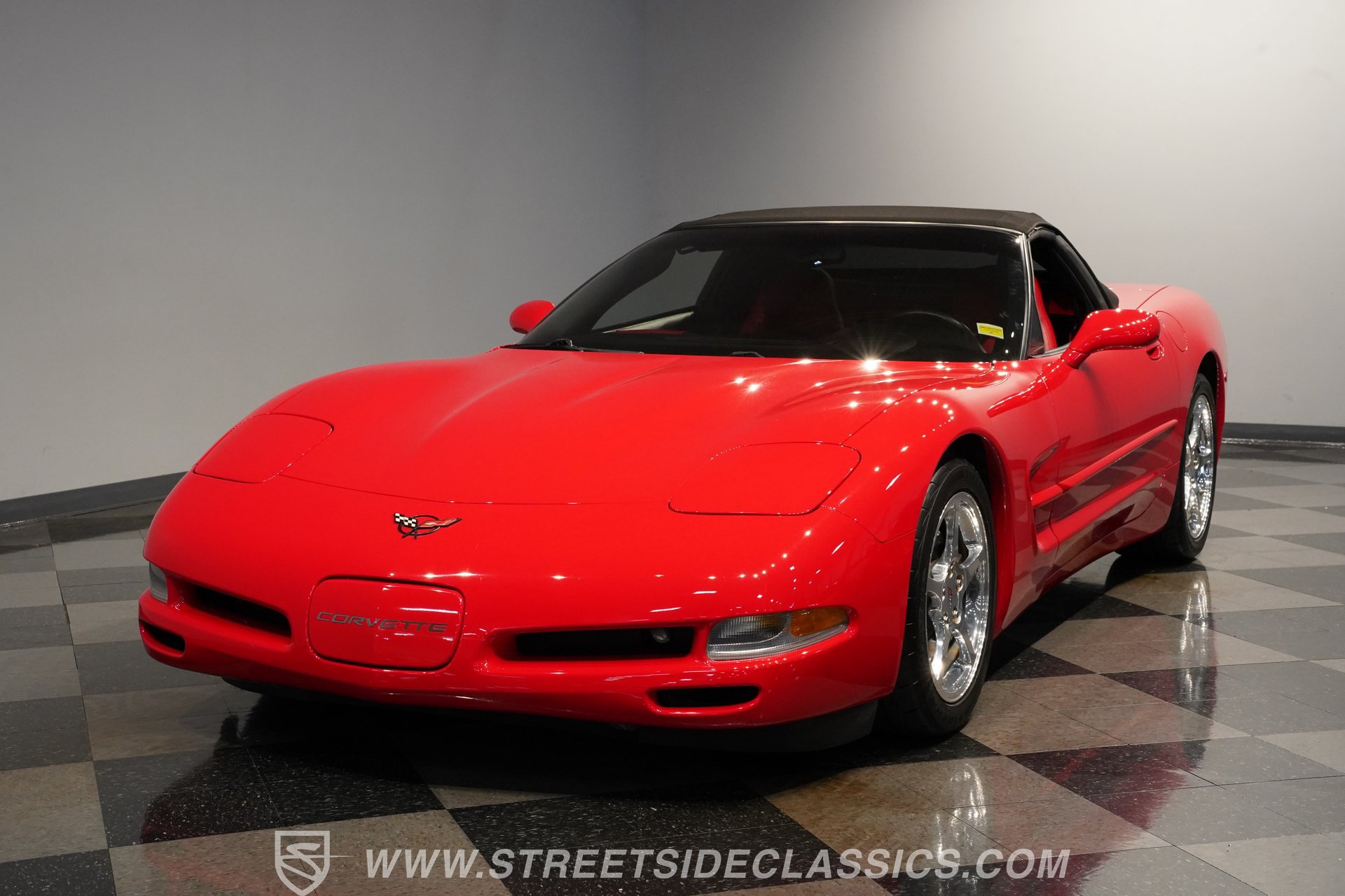 Used 2004 Chevrolet Corvette Convertible w/ Preferred Equipment Group RWD image 19